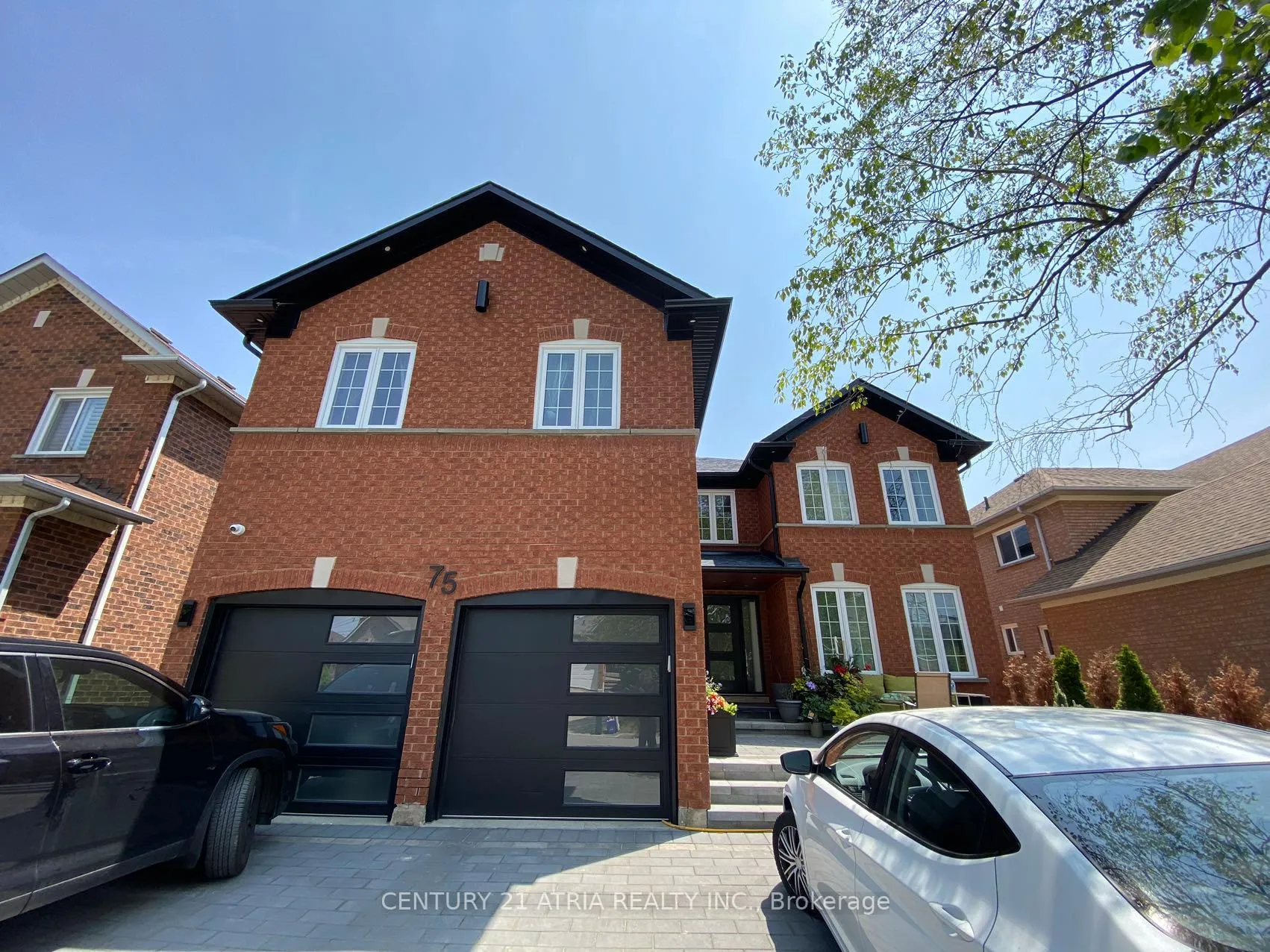 Front of Unit bsmt, 75 Rockwood Crescent