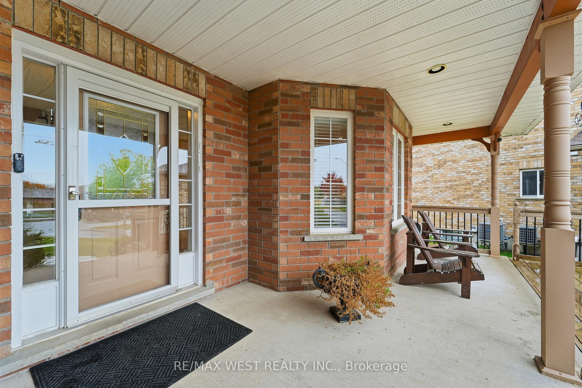 Photo 4 of 30 Ruffet Drive, Barrie, Edgehill Drive — HOMEH