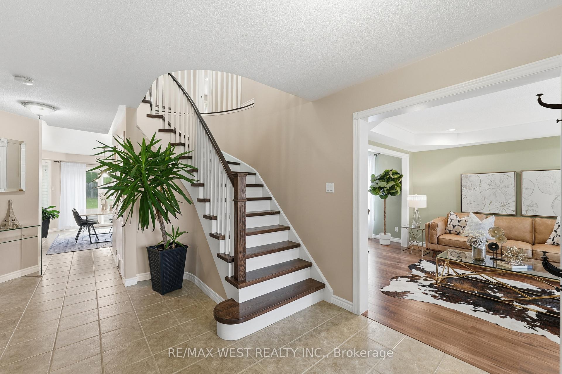 Photo 6 of 30 Ruffet Drive, Barrie, Edgehill Drive — HOMEH