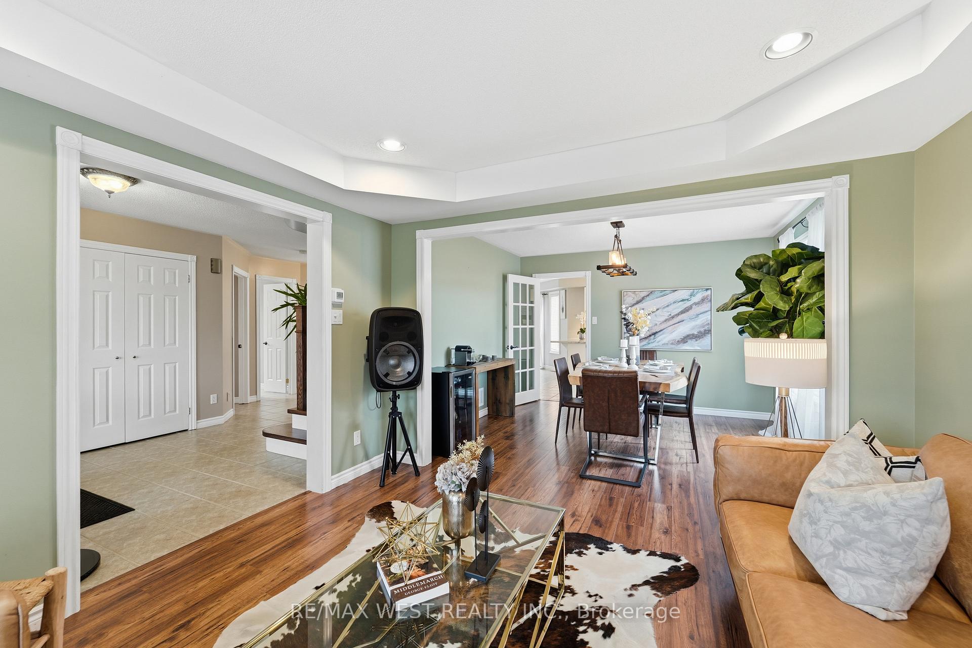 Photo 10 of 30 Ruffet Drive, Barrie, Edgehill Drive — HOMEH
