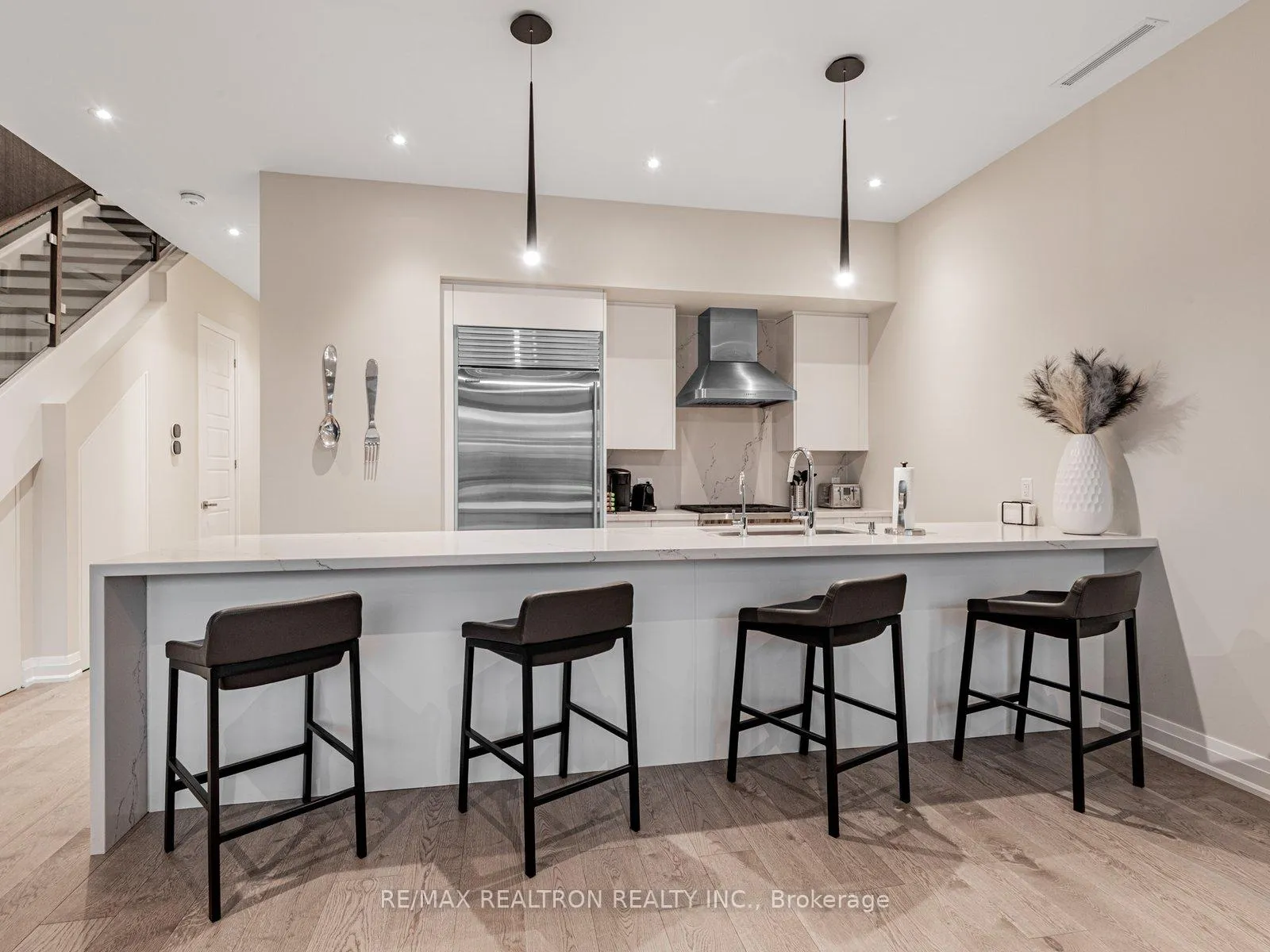 Photo 9 of 3710 Ferretti Court, Innisfil, Rural Innisfil — HOMEH