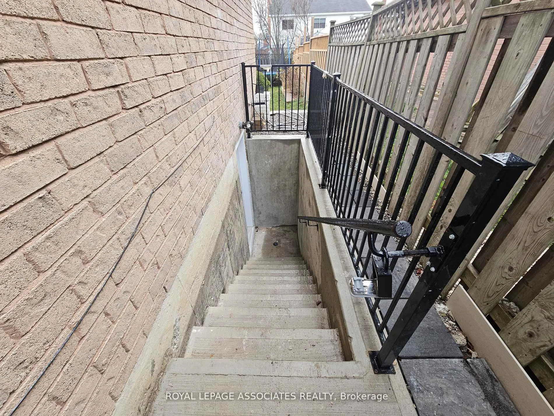 Photo 13 of Unit BSMT, 896 Royal Orchard Drive, Oshawa, Pinecrest — HOMEH