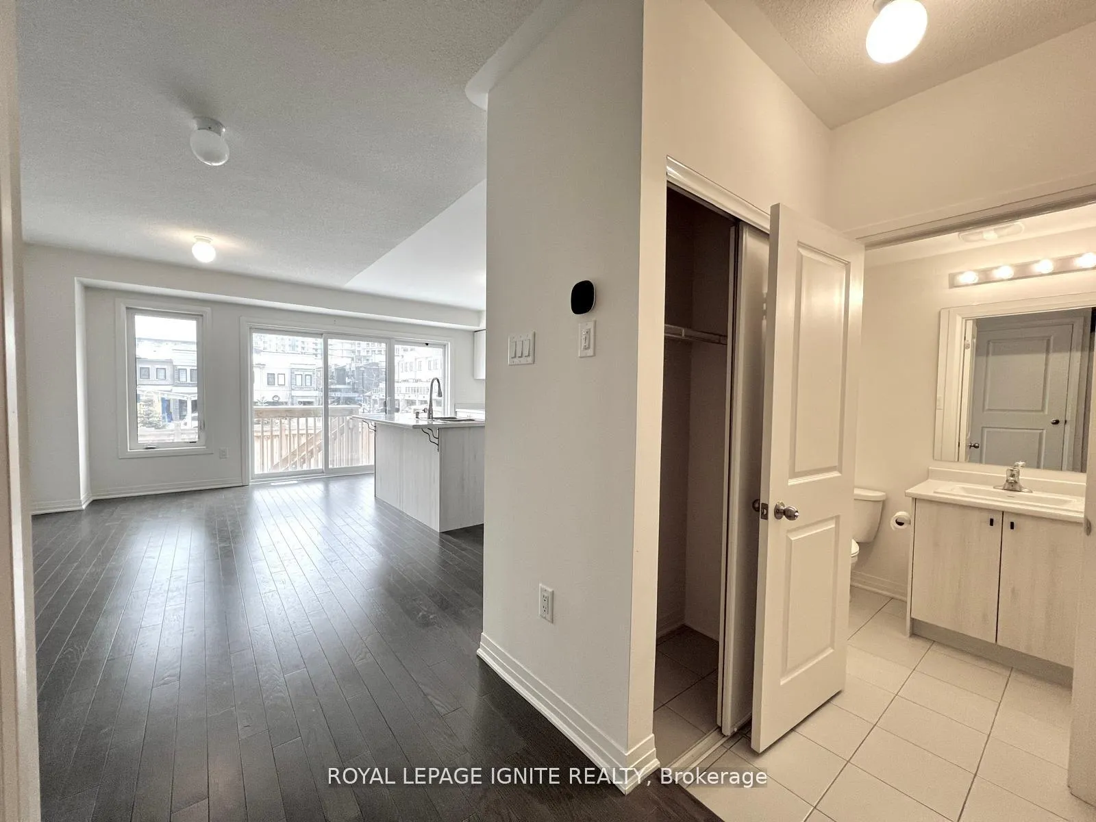 Photo 19 of 5 King George Way, Clarington, Bowmanville — HOMEH