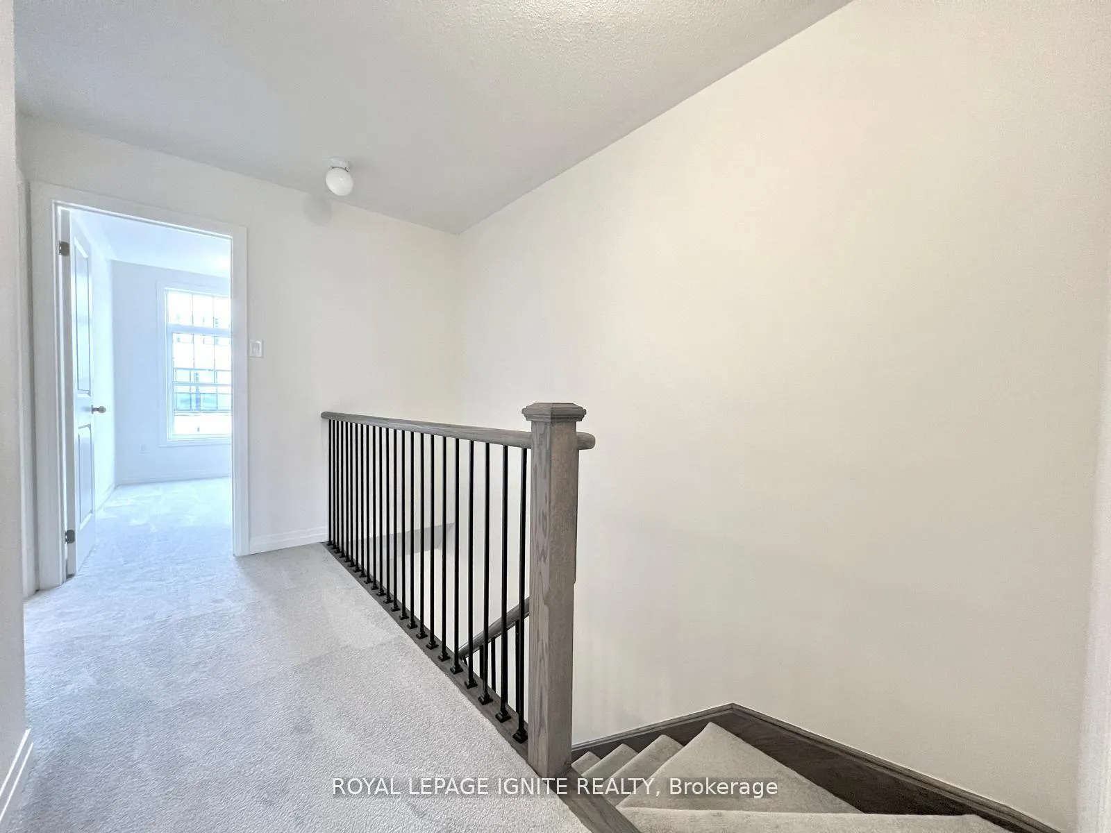 Photo 21 of 5 King George Way, Clarington, Bowmanville — HOMEH
