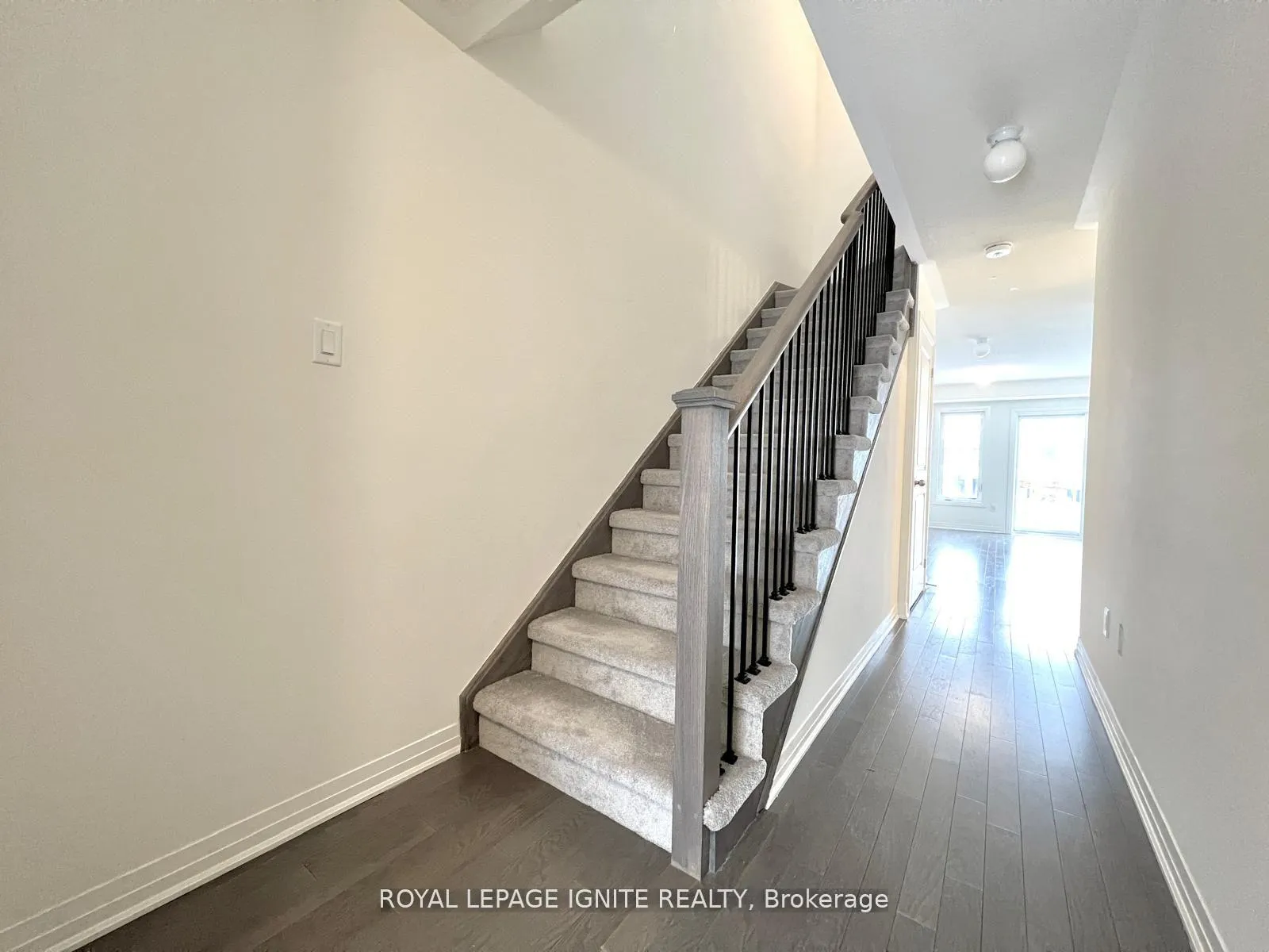 Photo 23 of 5 King George Way, Clarington, Bowmanville — HOMEH