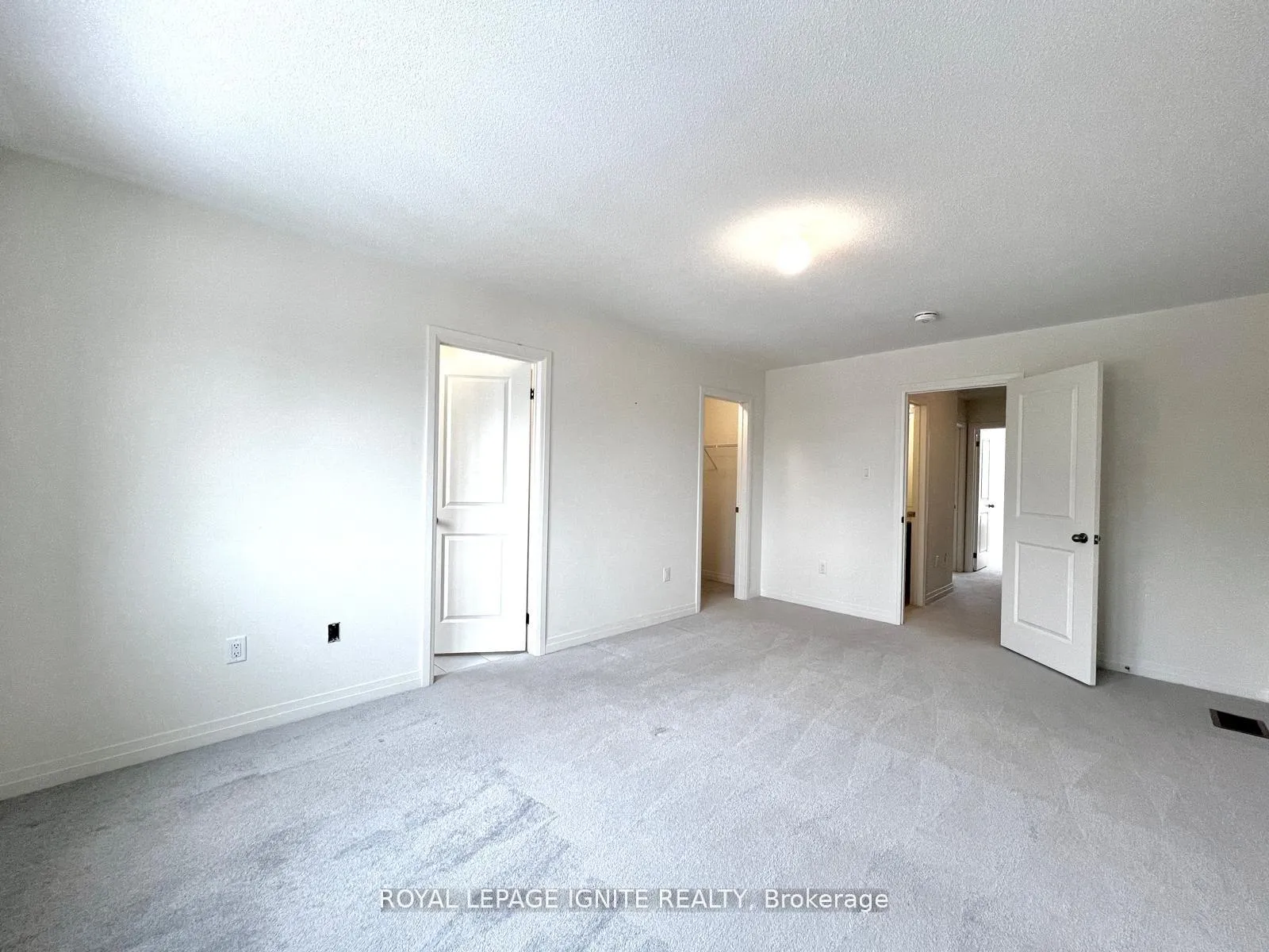 Photo 30 of 5 King George Way, Clarington, Bowmanville — HOMEH