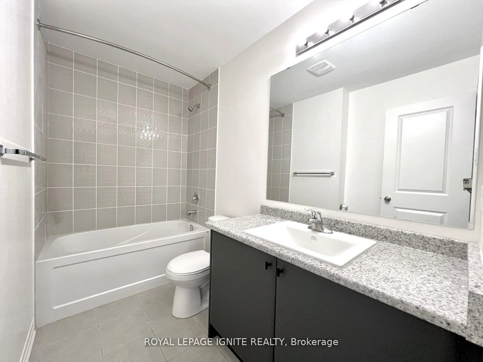 Photo 31 of 5 King George Way, Clarington, Bowmanville — HOMEH