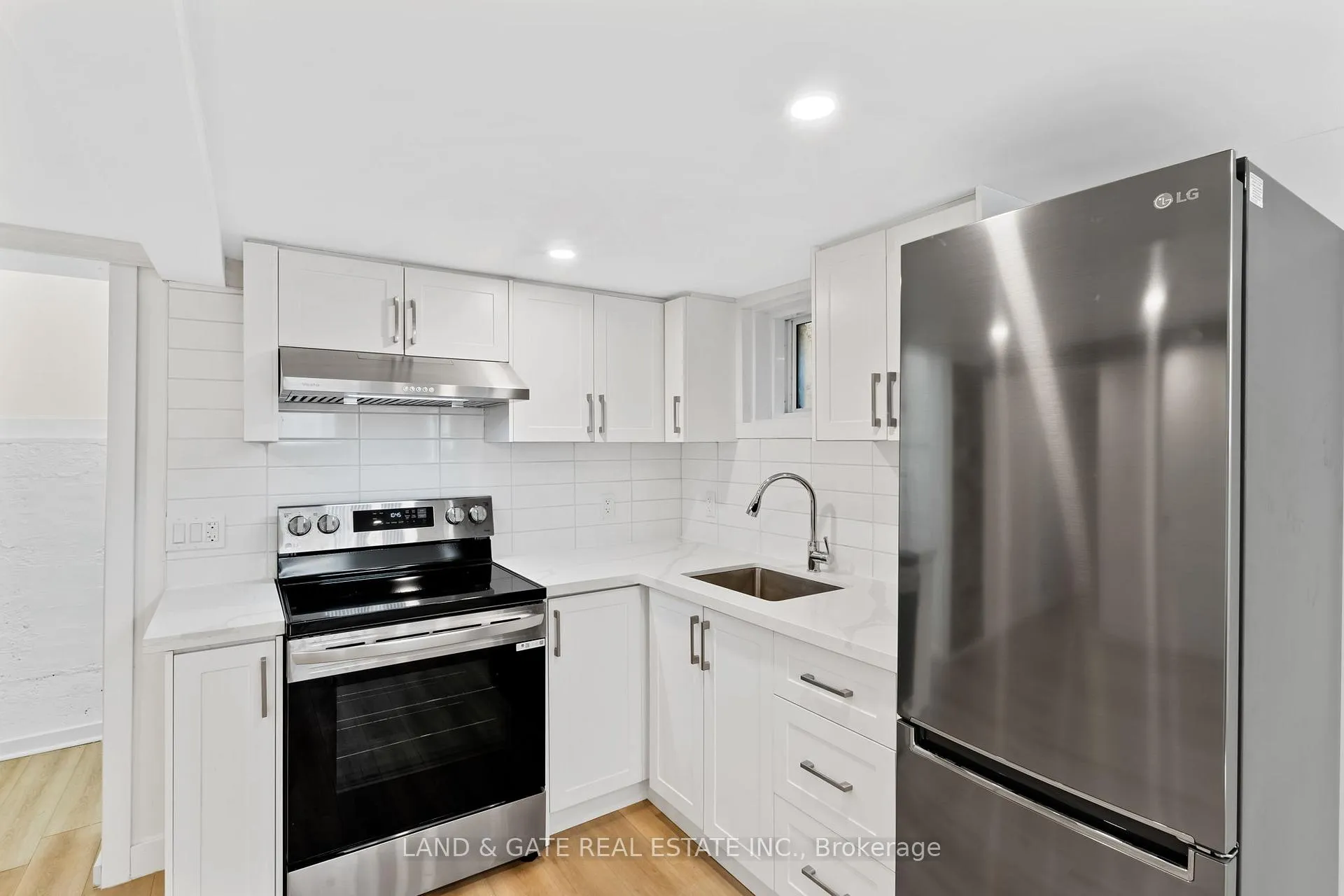 Front of Unit 1, 477 Montrave Avenue