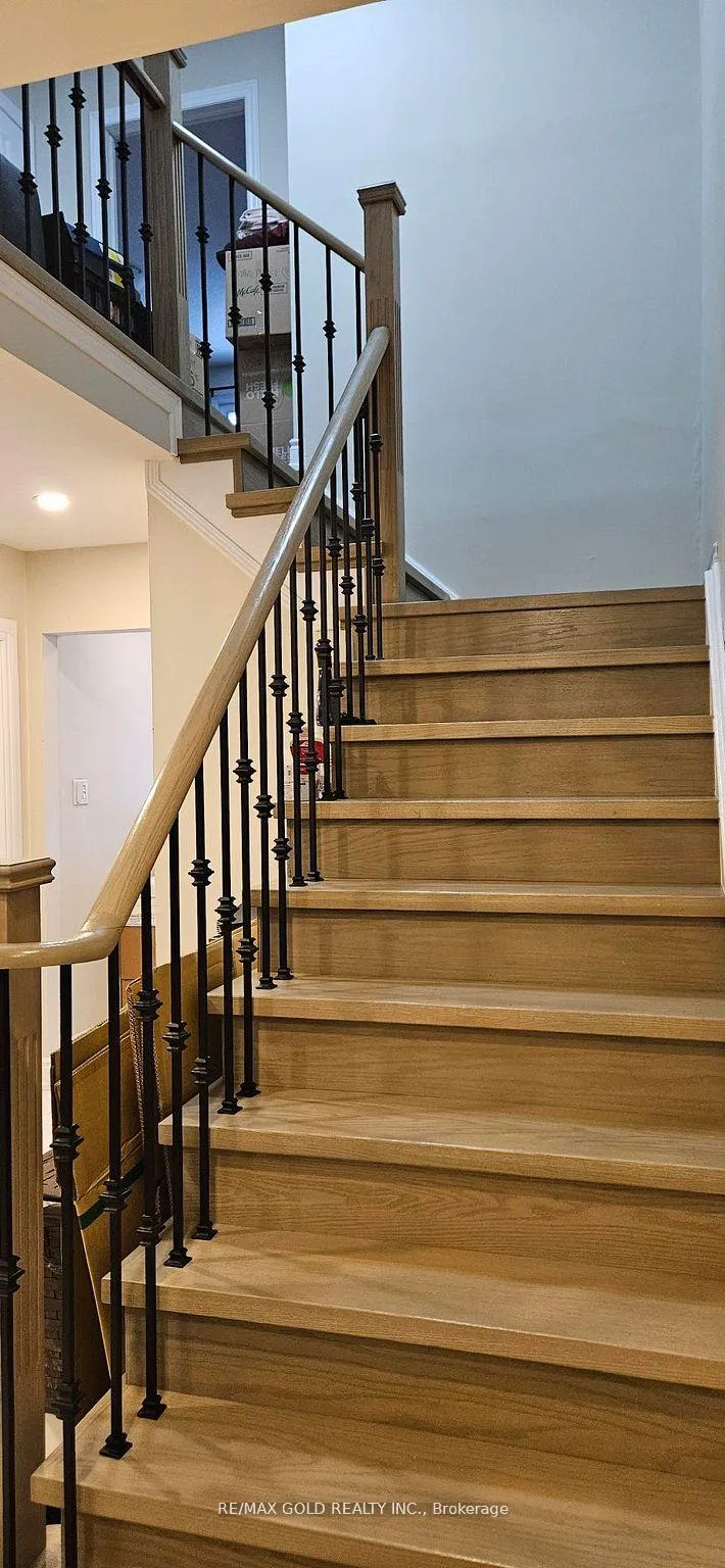 Photo 4 of Unit (UPPER), 15 Valonia Drive, Brampton, Brampton North — HOMEH
