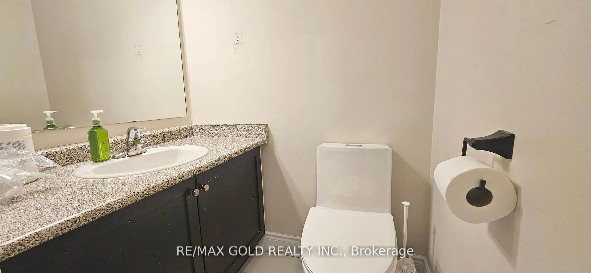 Photo 6 of Unit (UPPER), 15 Valonia Drive, Brampton, Brampton North — HOMEH