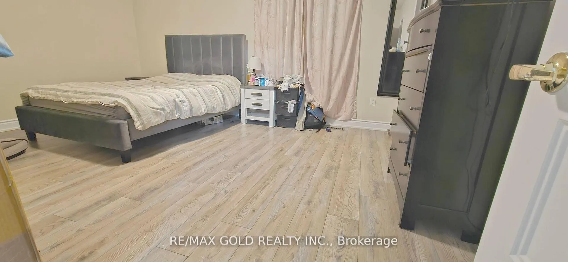 Photo 10 of Unit (UPPER), 15 Valonia Drive, Brampton, Brampton North — HOMEH