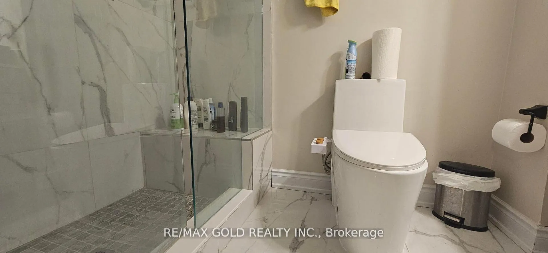 Photo 12 of Unit (UPPER), 15 Valonia Drive, Brampton, Brampton North — HOMEH