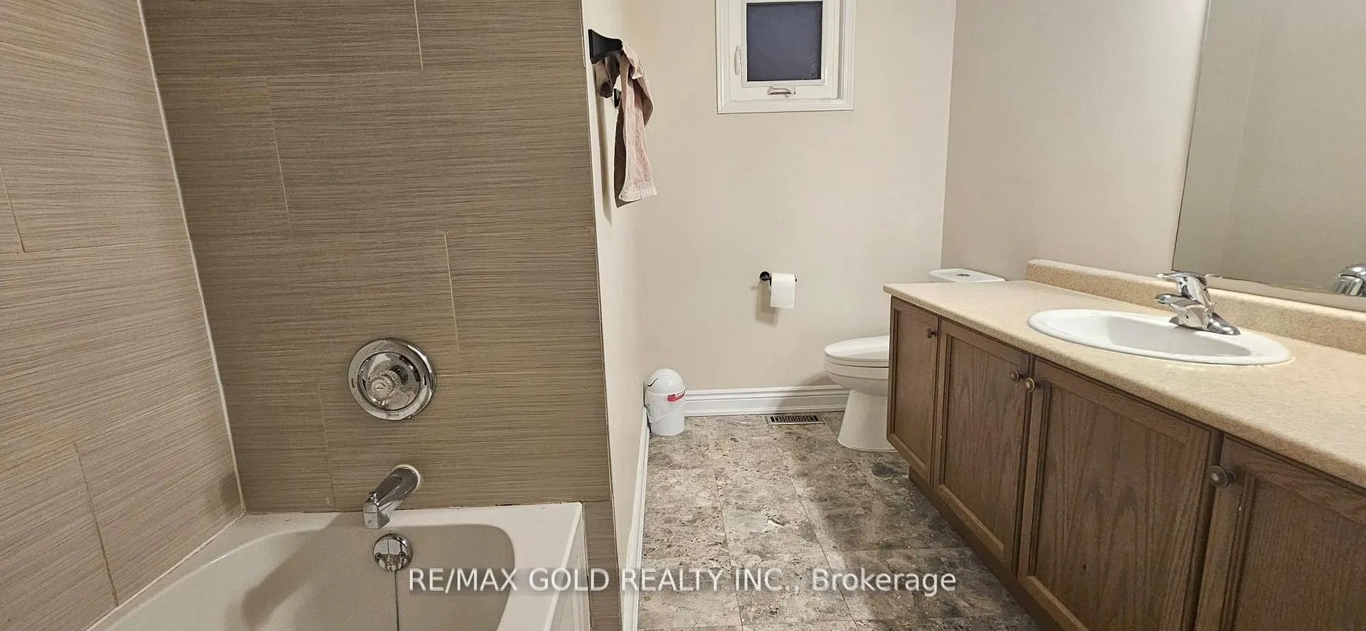 Photo 16 of Unit (UPPER), 15 Valonia Drive, Brampton, Brampton North — HOMEH