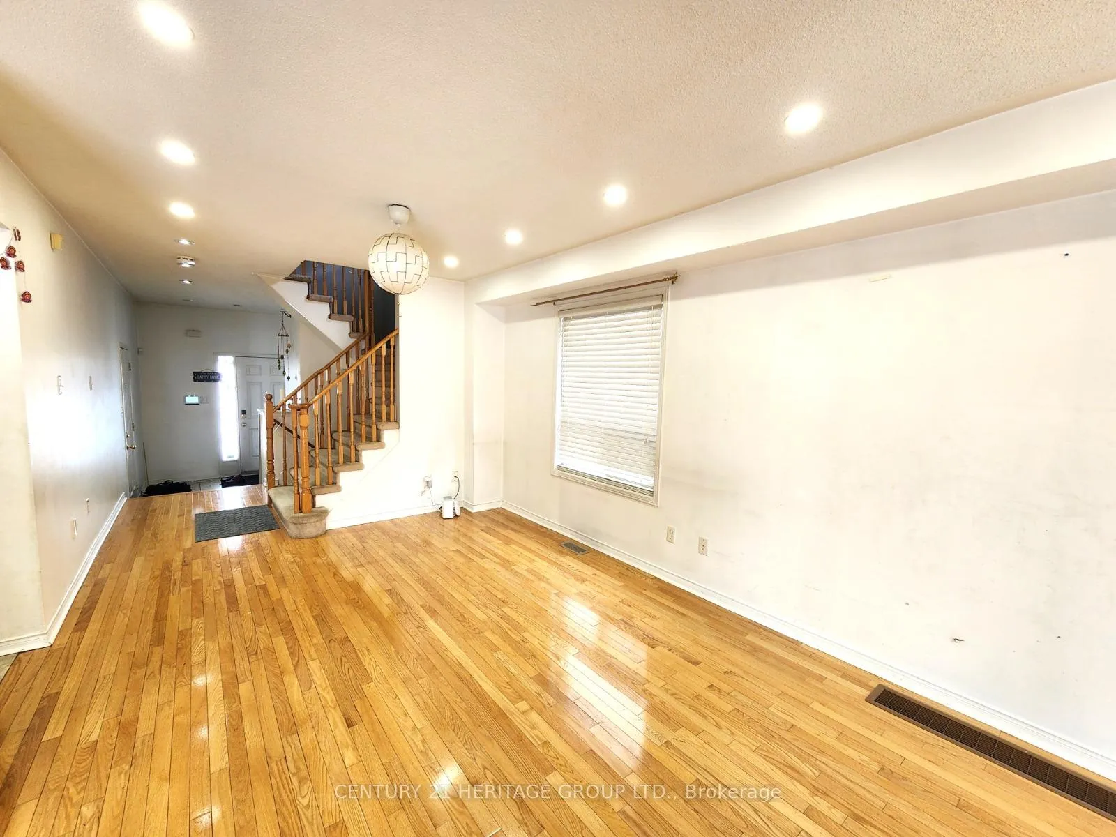 Photo 5 of 93 Hollingsworth Circle, Brampton, Fletcher's Meadow — HOMEH