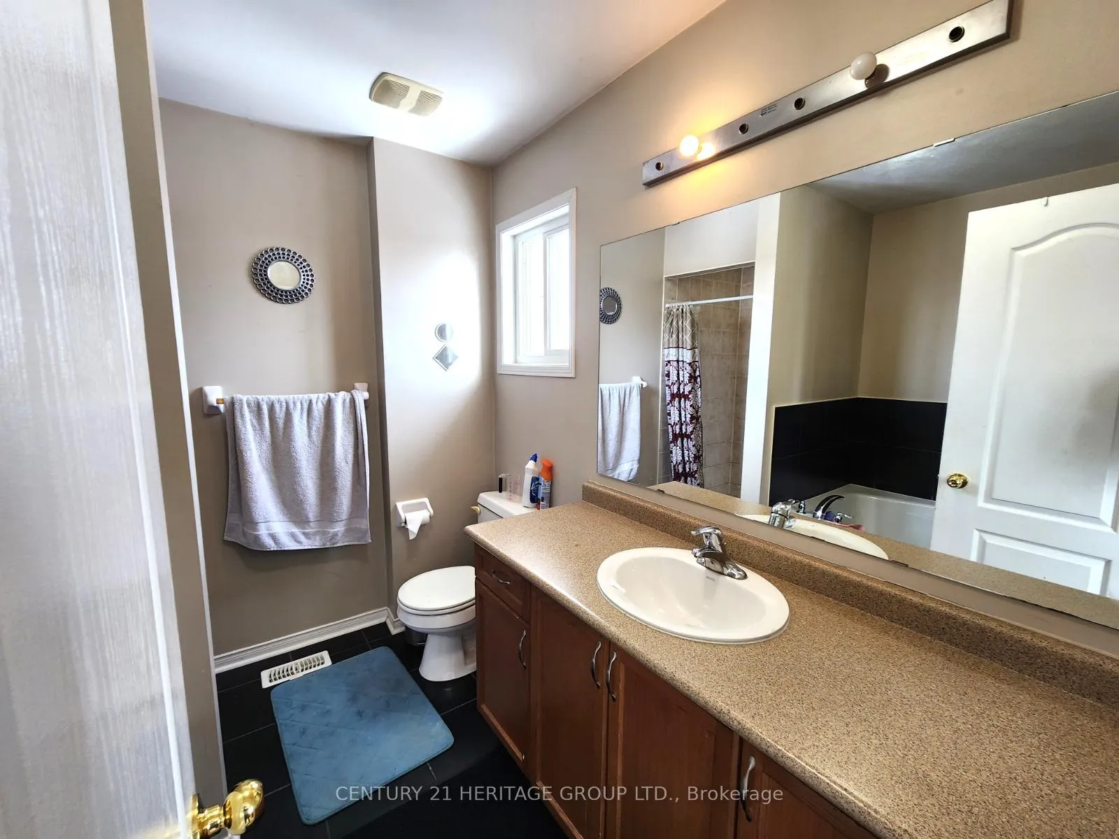 Photo 18 of 93 Hollingsworth Circle, Brampton, Fletcher's Meadow — HOMEH