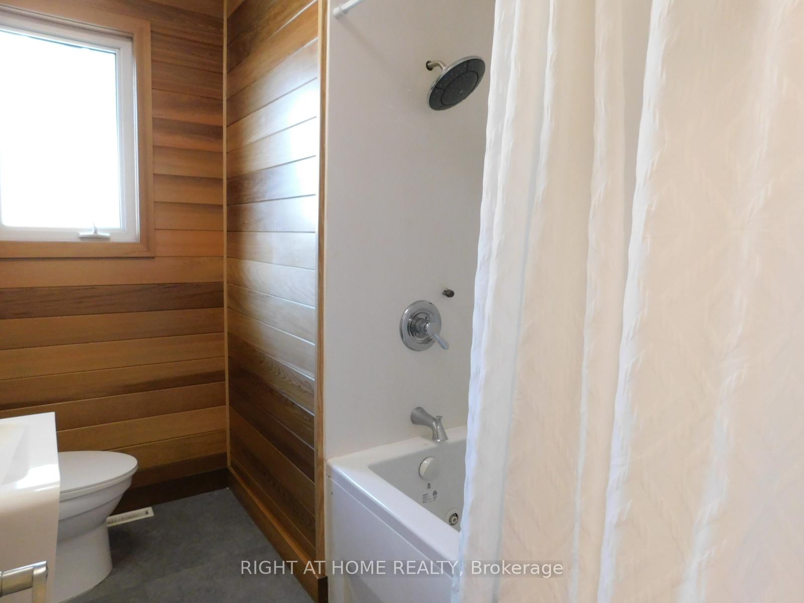 Photo 6 of 4118 New Street S, Burlington, Shoreacres — HOMEH