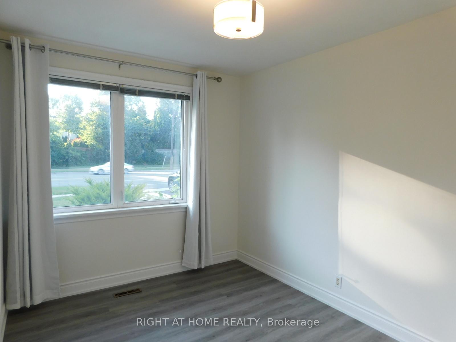 Photo 9 of 4118 New Street S, Burlington, Shoreacres — HOMEH