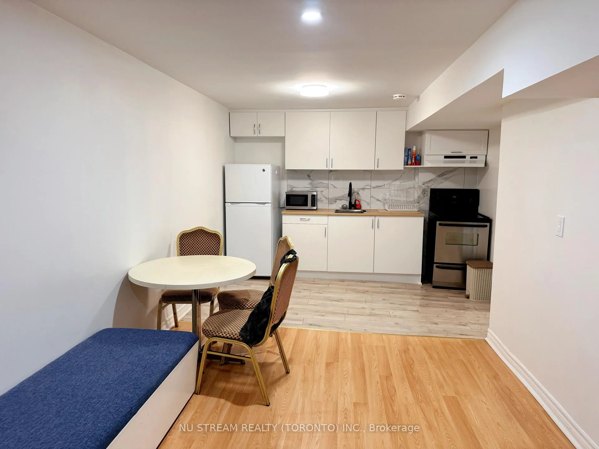 Photo 2 of 151 Woodhall Road, Markham, Milliken Mills East — HOMEH
