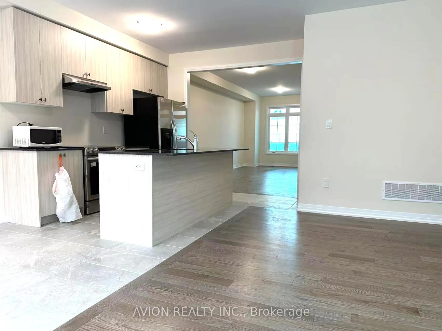 Photo 3 of 1046 Valhalla Terrace N, Pickering, Rural Pickering — HOMEH