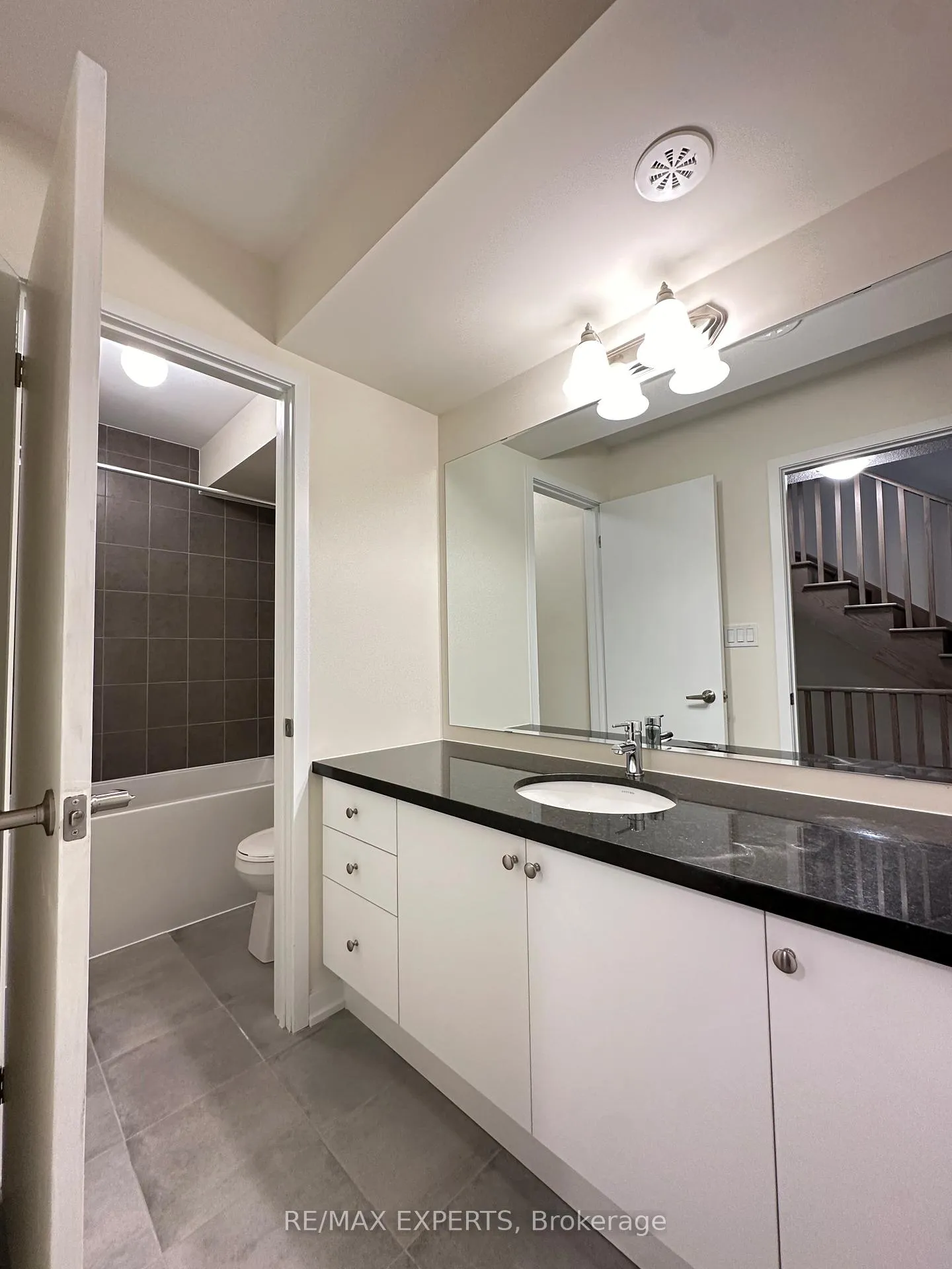 Photo 15 of 48 Lambert Lane, Caledon, Bolton East — HOMEH