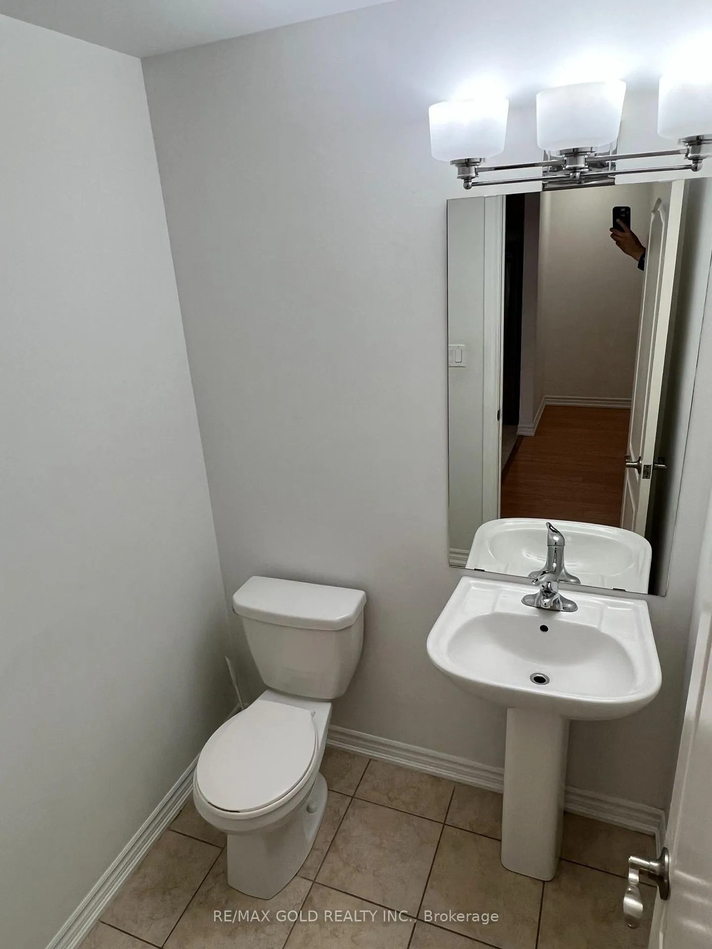 Photo 6 of 34 Tollgate Street, Brampton, Heart Lake East — HOMEH