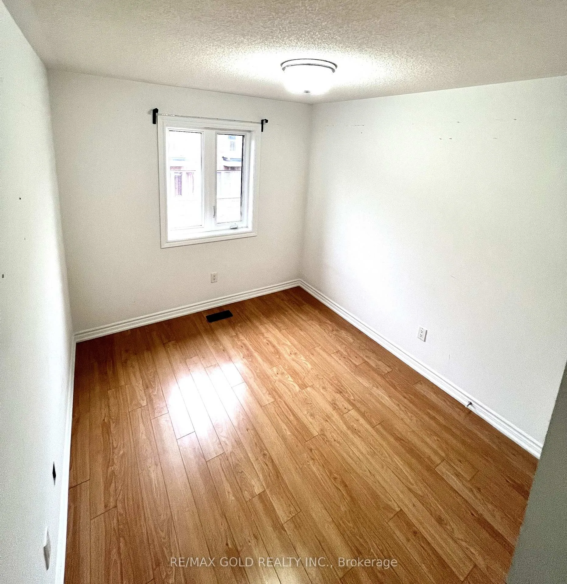 Photo 7 of 34 Tollgate Street, Brampton, Heart Lake East — HOMEH