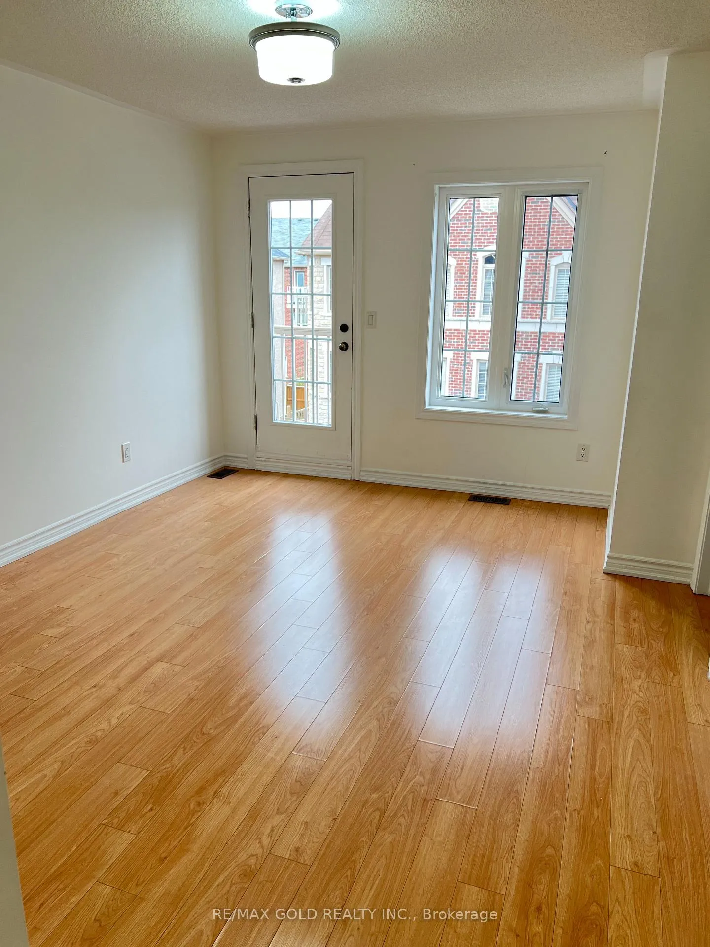 Photo 9 of 34 Tollgate Street, Brampton, Heart Lake East — HOMEH