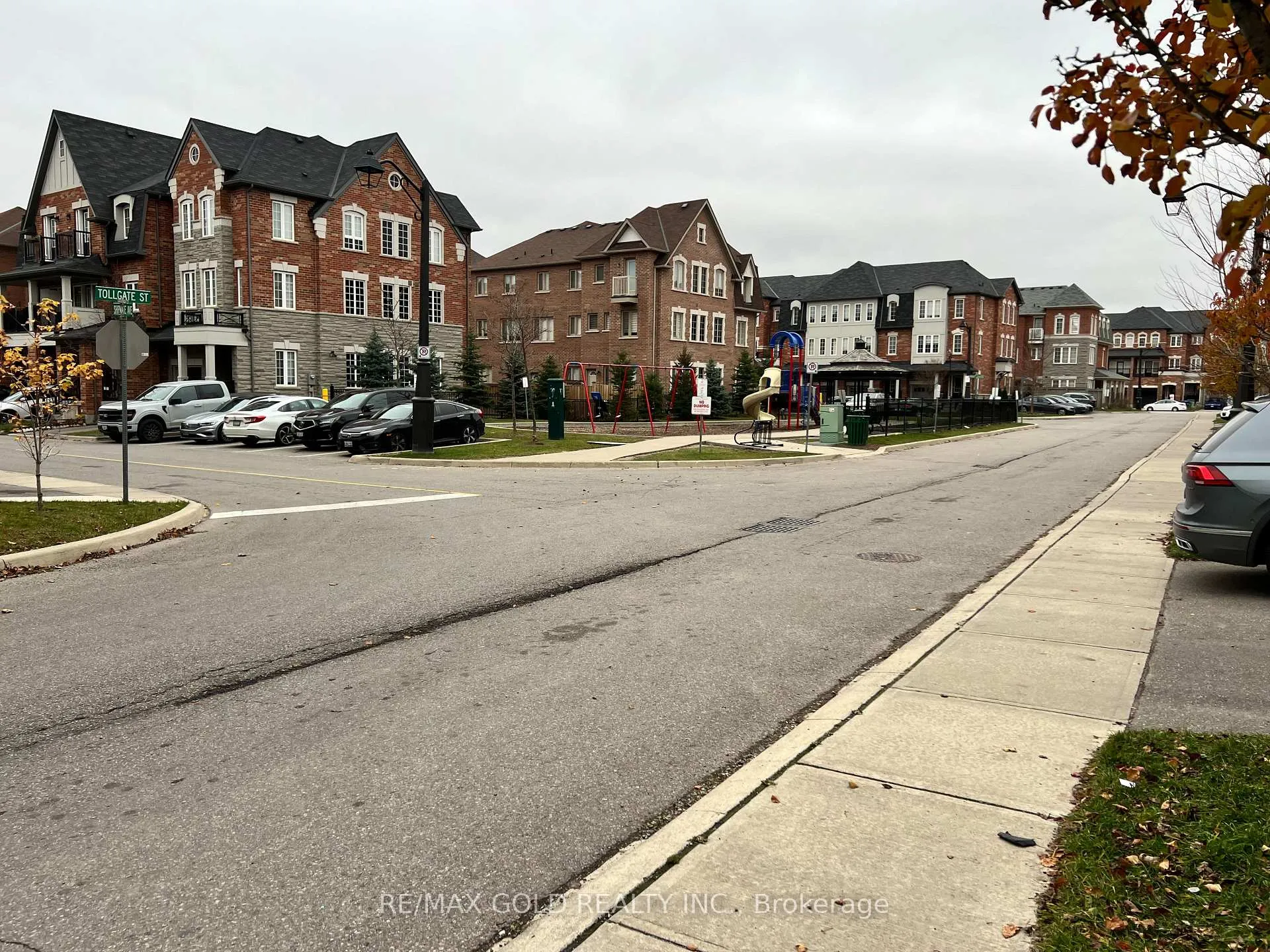 Photo 13 of 34 Tollgate Street, Brampton, Heart Lake East — HOMEH