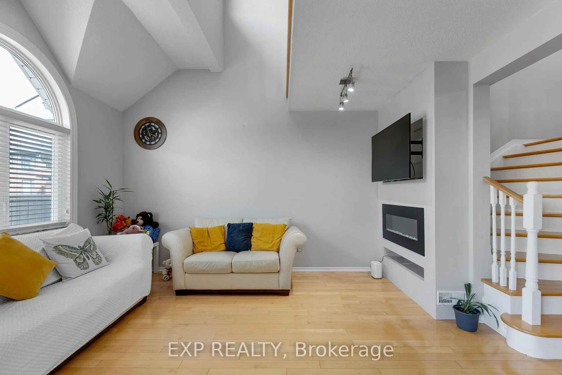 Photo 4 of 196 Daventry Crescent, Ottawa, Barrhaven - Longfields — HOMEH