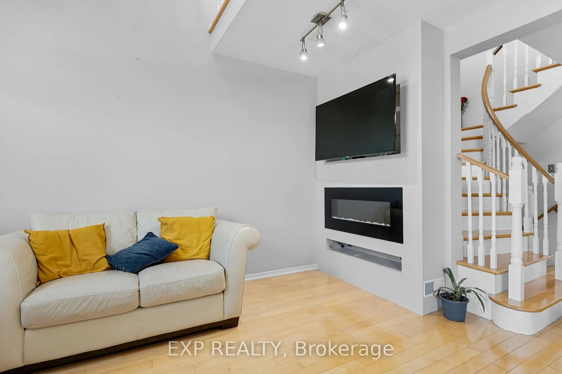 Photo 7 of 196 Daventry Crescent, Ottawa, Barrhaven - Longfields — HOMEH