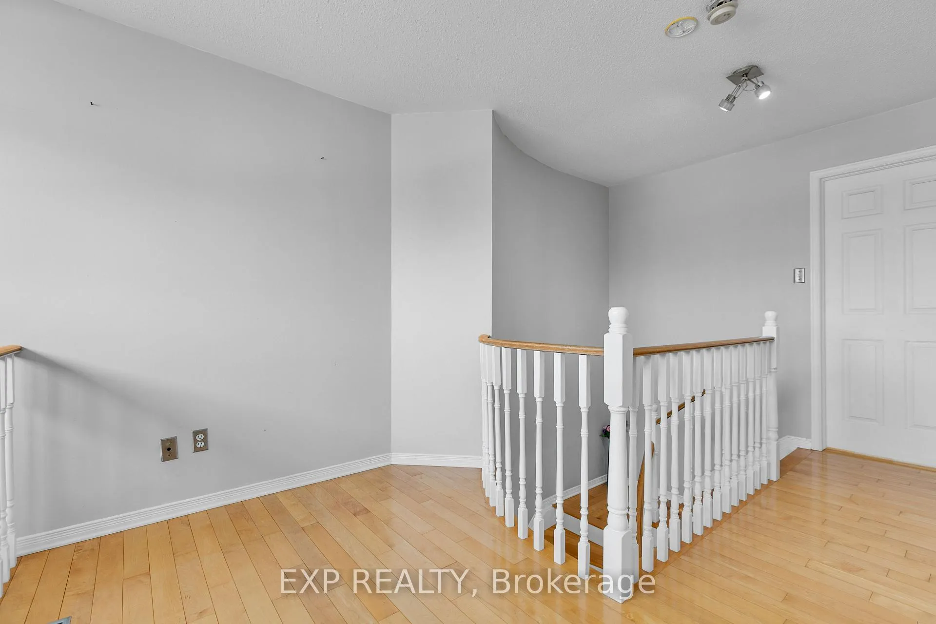 Photo 16 of 196 Daventry Crescent, Ottawa, Barrhaven - Longfields — HOMEH