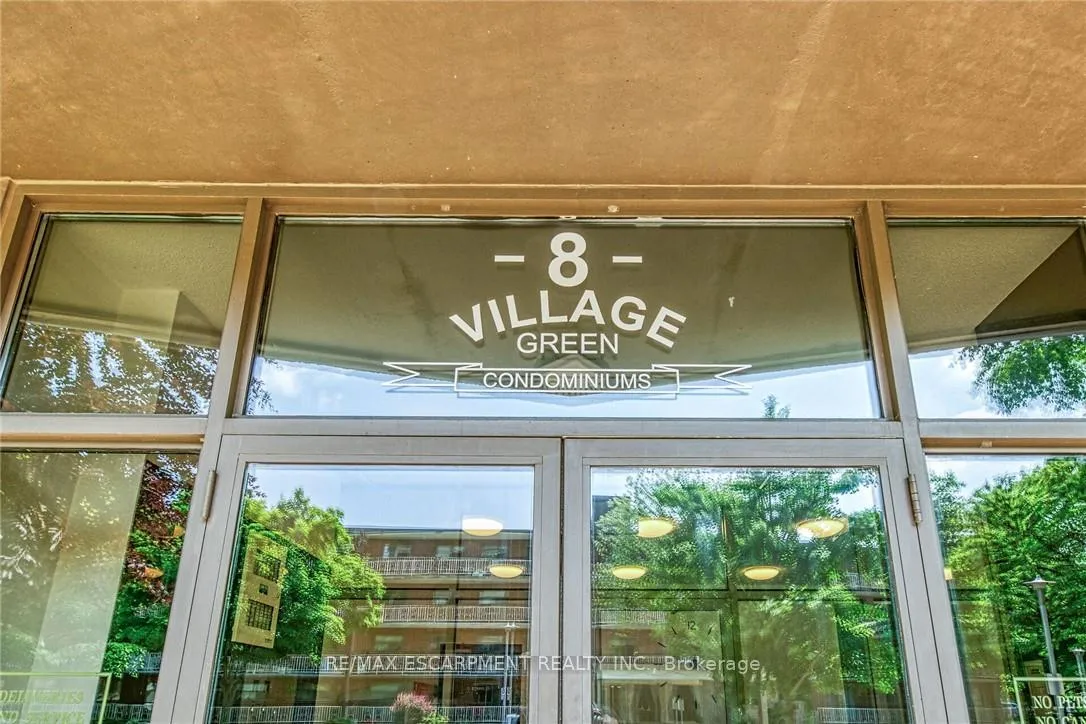 Photo 7 of Unit 112, 8 Village Green, Hamilton, Stoney Creek — HOMEH