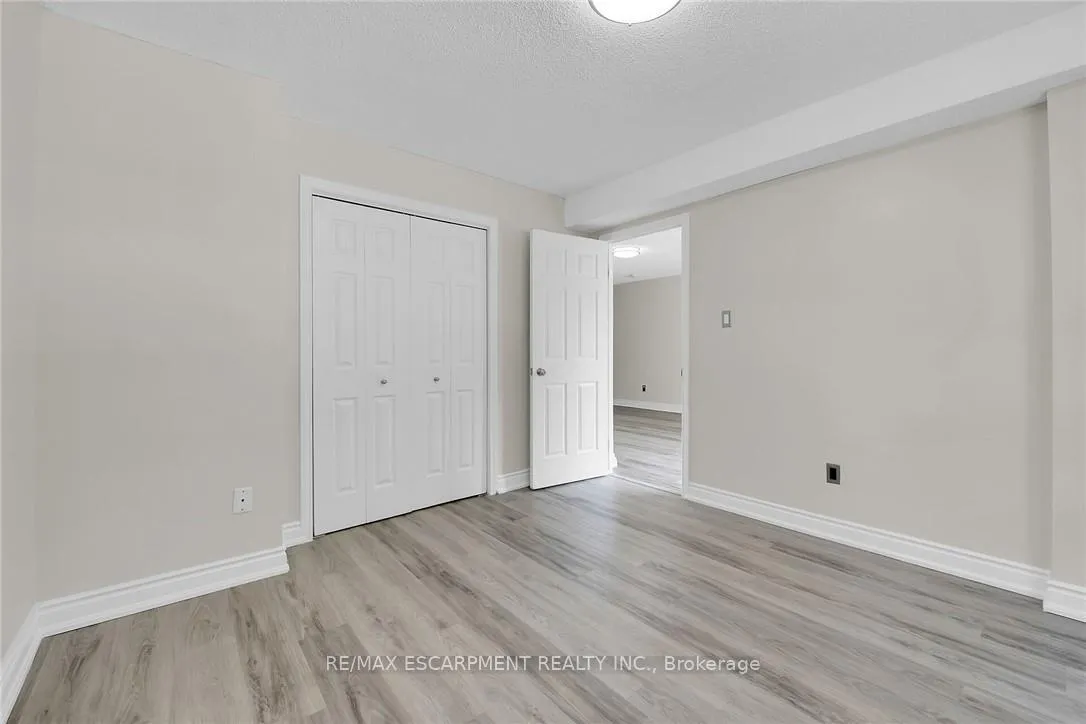 Photo 22 of Unit 112, 8 Village Green, Hamilton, Stoney Creek — HOMEH