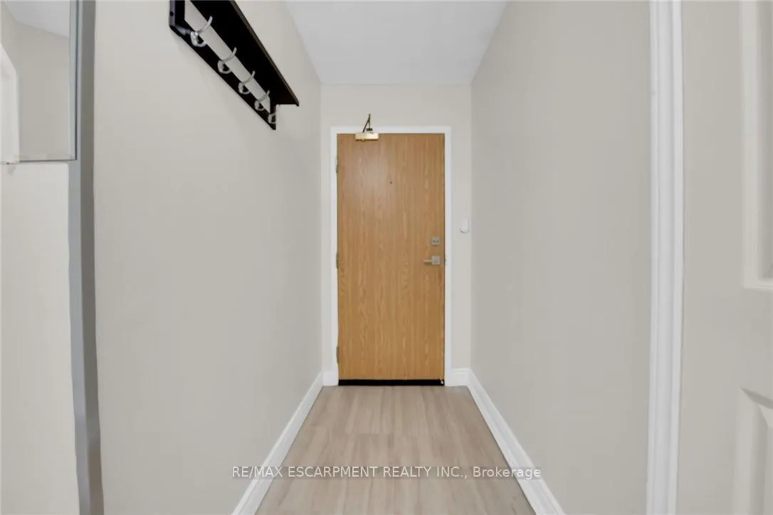 Photo 23 of Unit 112, 8 Village Green, Hamilton, Stoney Creek — HOMEH