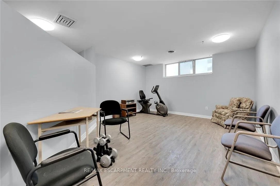 Photo 27 of Unit 112, 8 Village Green, Hamilton, Stoney Creek — HOMEH