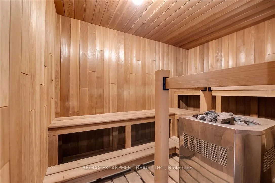 Photo 29 of Unit 112, 8 Village Green, Hamilton, Stoney Creek — HOMEH
