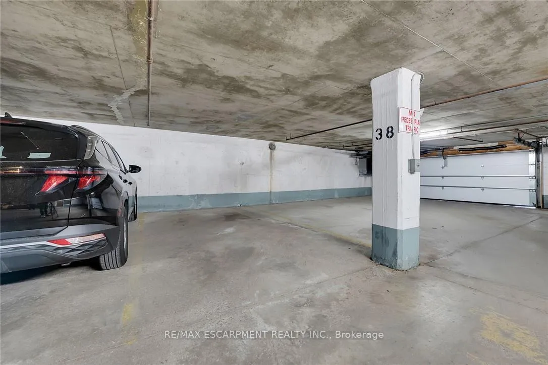 Photo 34 of Unit 112, 8 Village Green, Hamilton, Stoney Creek — HOMEH