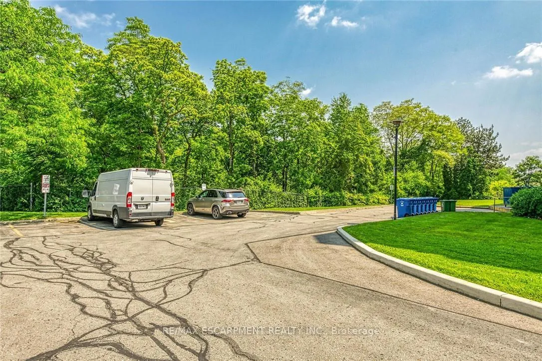 Photo 37 of Unit 112, 8 Village Green, Hamilton, Stoney Creek — HOMEH