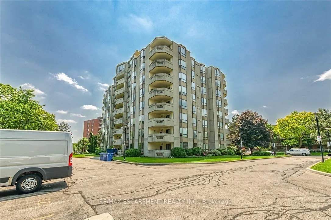 Photo 38 of Unit 112, 8 Village Green, Hamilton, Stoney Creek — HOMEH