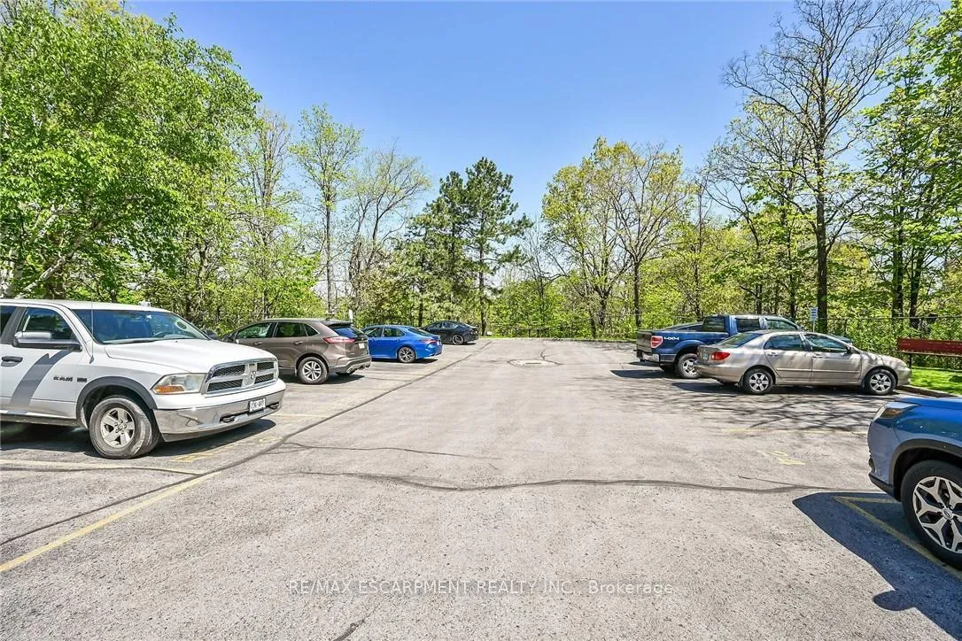 Photo 39 of Unit 112, 8 Village Green, Hamilton, Stoney Creek — HOMEH