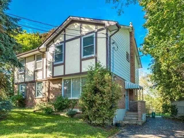 Photo 2 of 312 Burns Street E, Whitby, Downtown Whitby — HOMEH