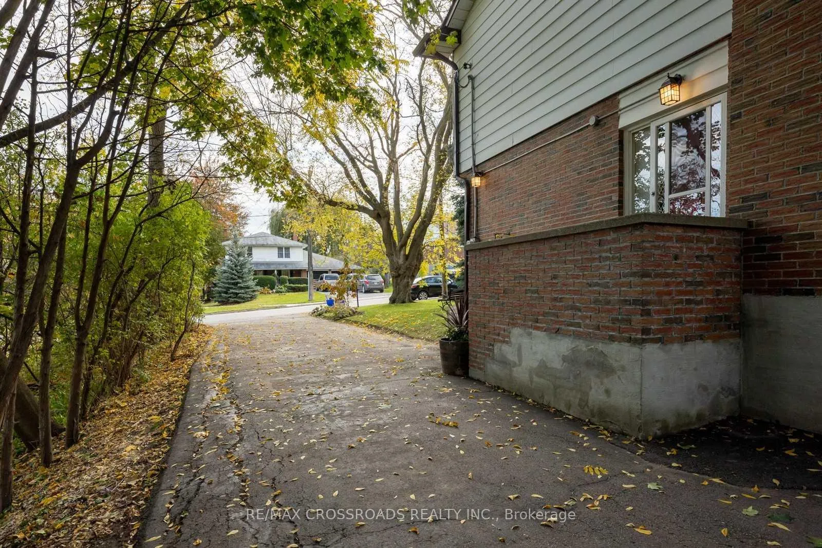 Photo 3 of 312 Burns Street E, Whitby, Downtown Whitby — HOMEH
