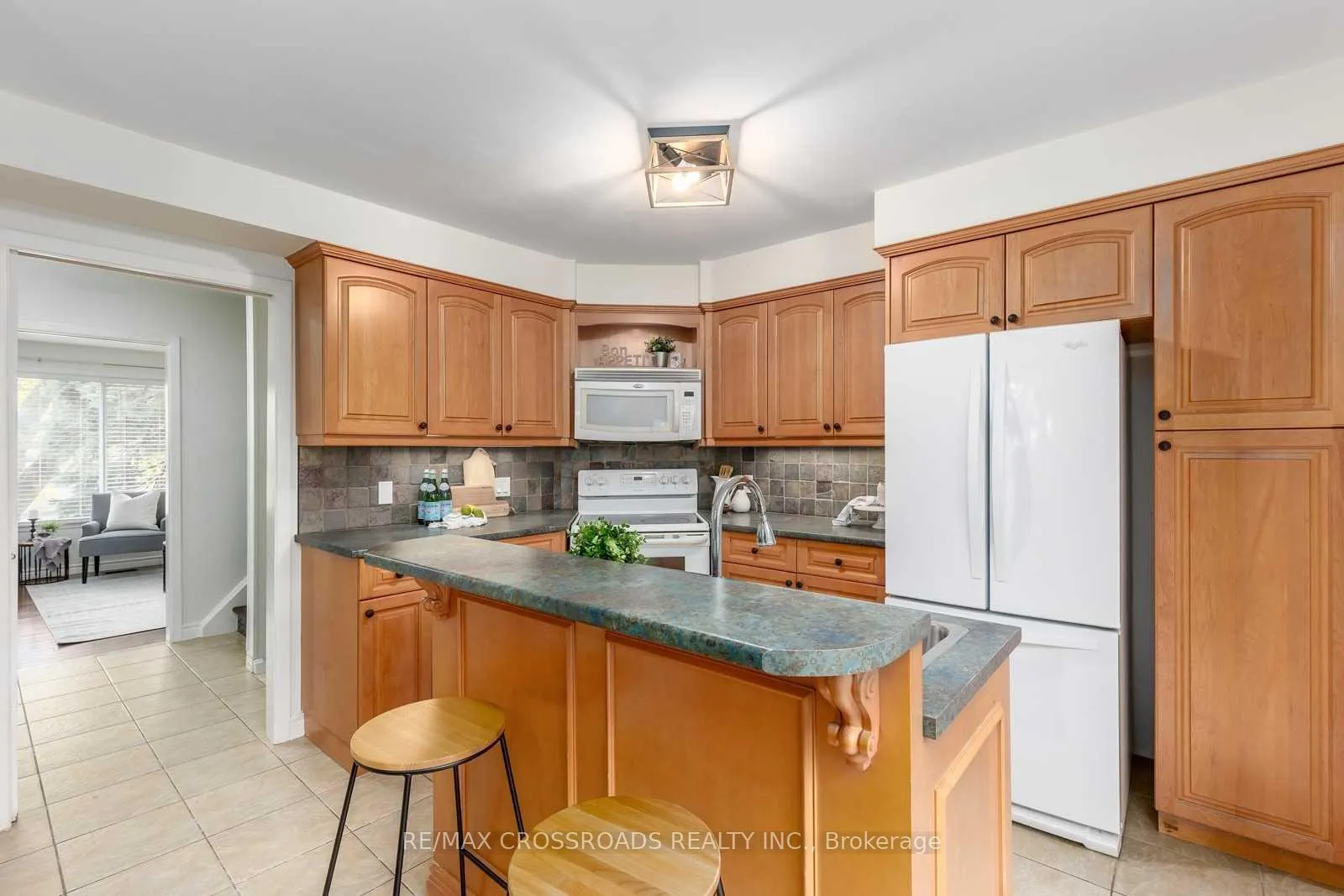 Photo 11 of 312 Burns Street E, Whitby, Downtown Whitby — HOMEH