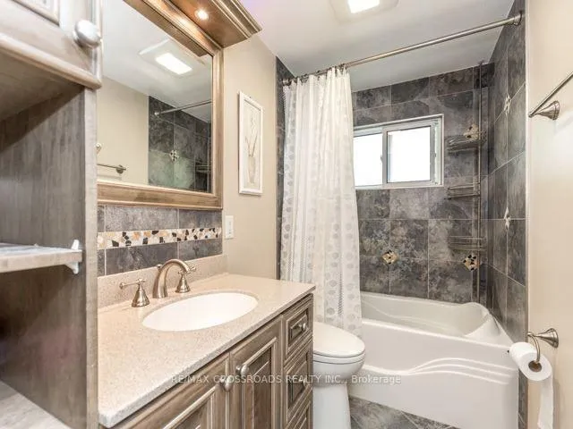 Photo 15 of 312 Burns Street E, Whitby, Downtown Whitby — HOMEH