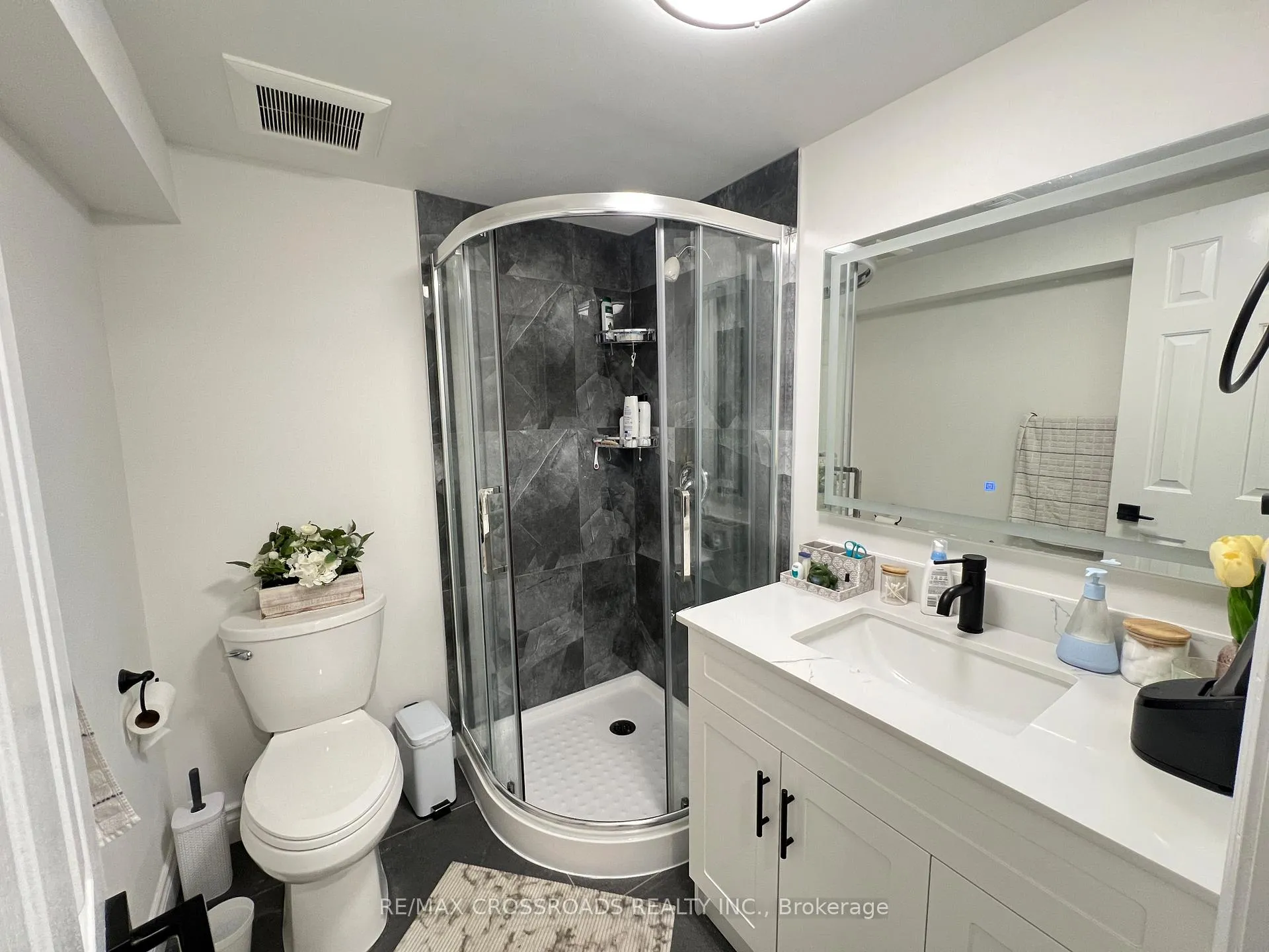 Photo 23 of 312 Burns Street E, Whitby, Downtown Whitby — HOMEH