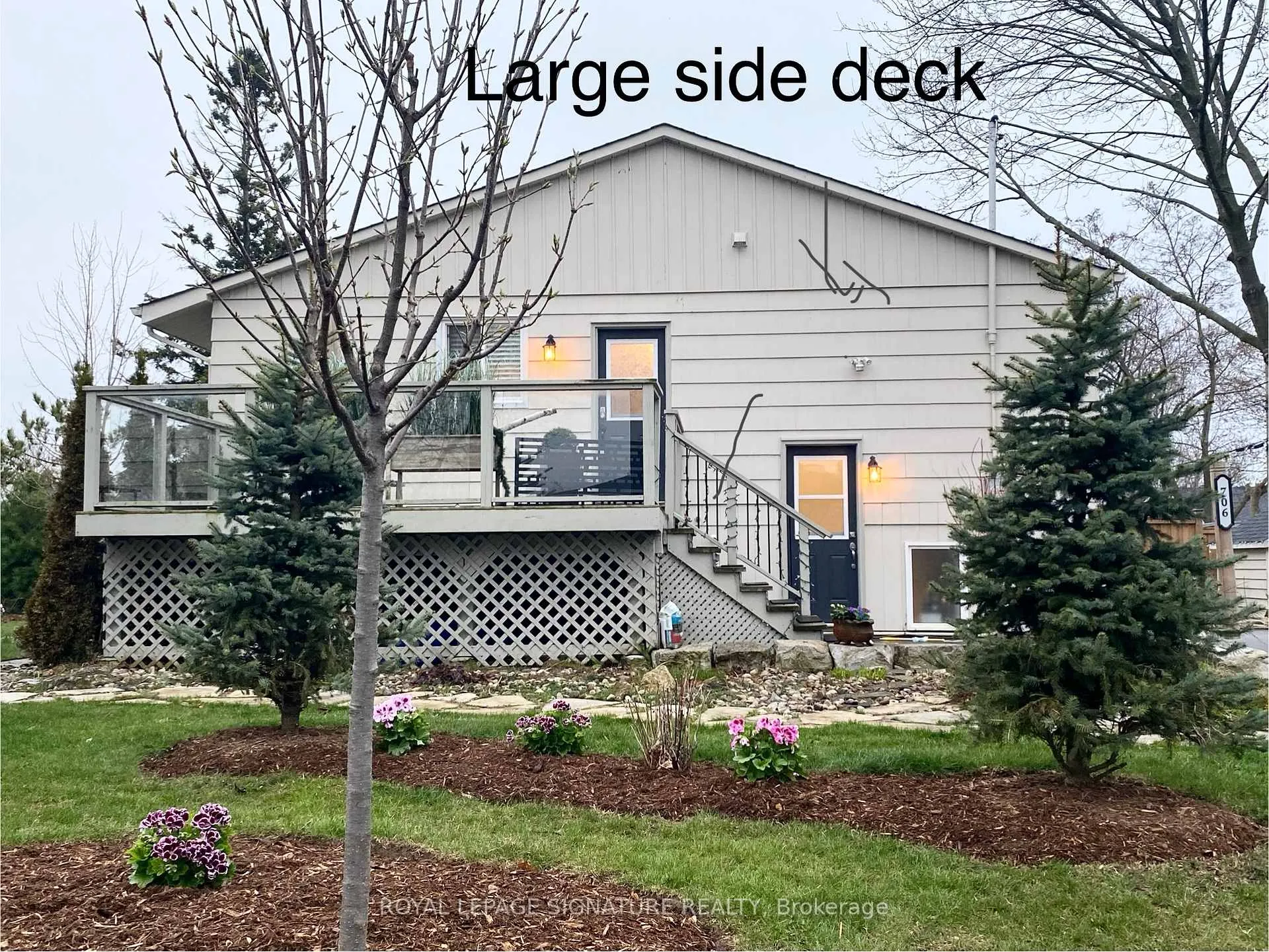 Front of Unit Upper, 706 Annland Street
