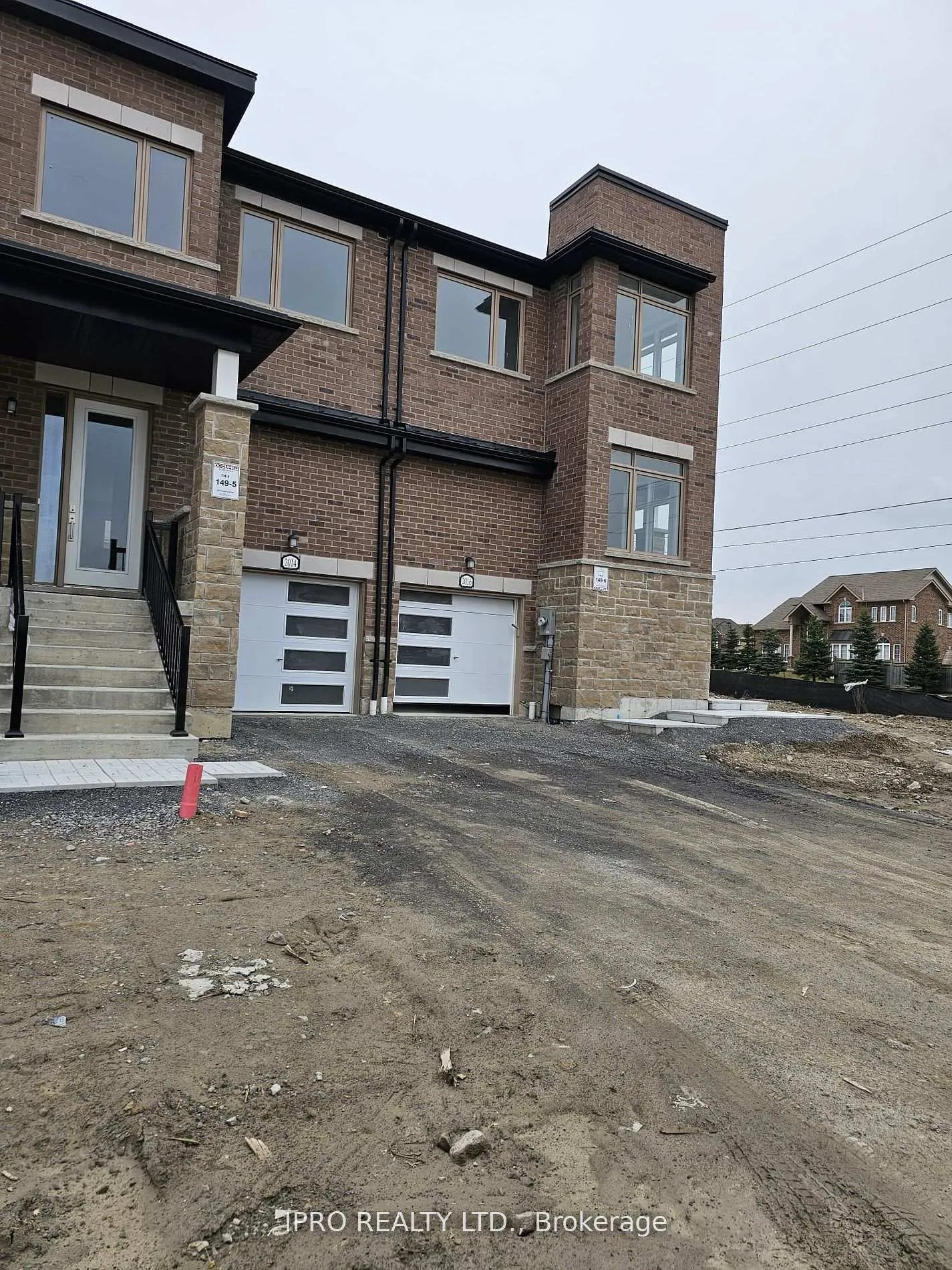 Photo 2 of 2016 Lowry Drive, Oshawa, Kedron — HOMEH