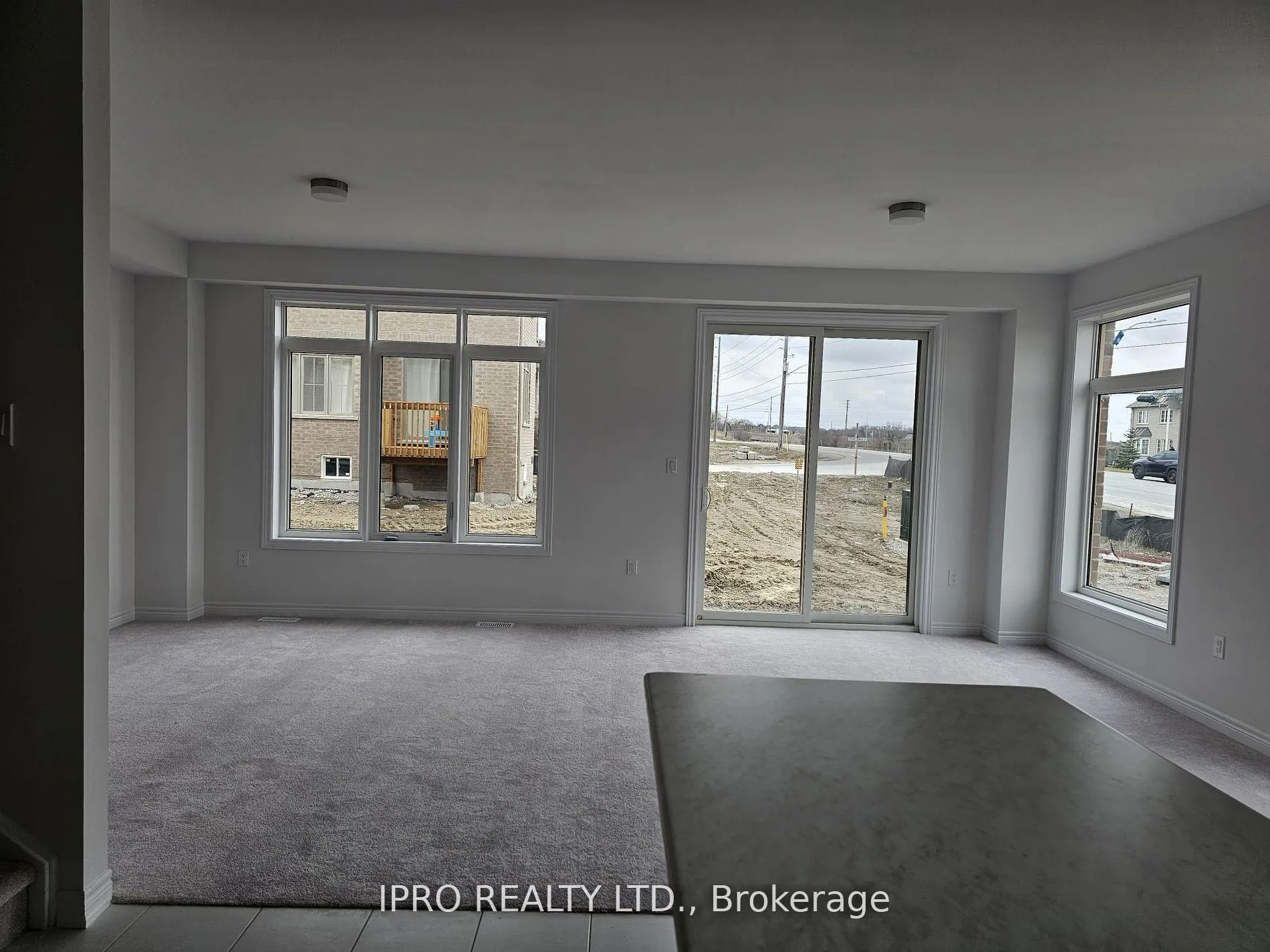 Photo 7 of 2016 Lowry Drive, Oshawa, Kedron — HOMEH