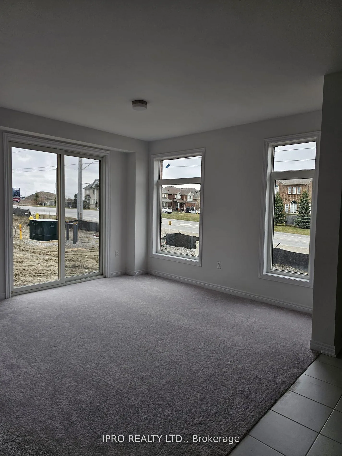 Photo 8 of 2016 Lowry Drive, Oshawa, Kedron — HOMEH