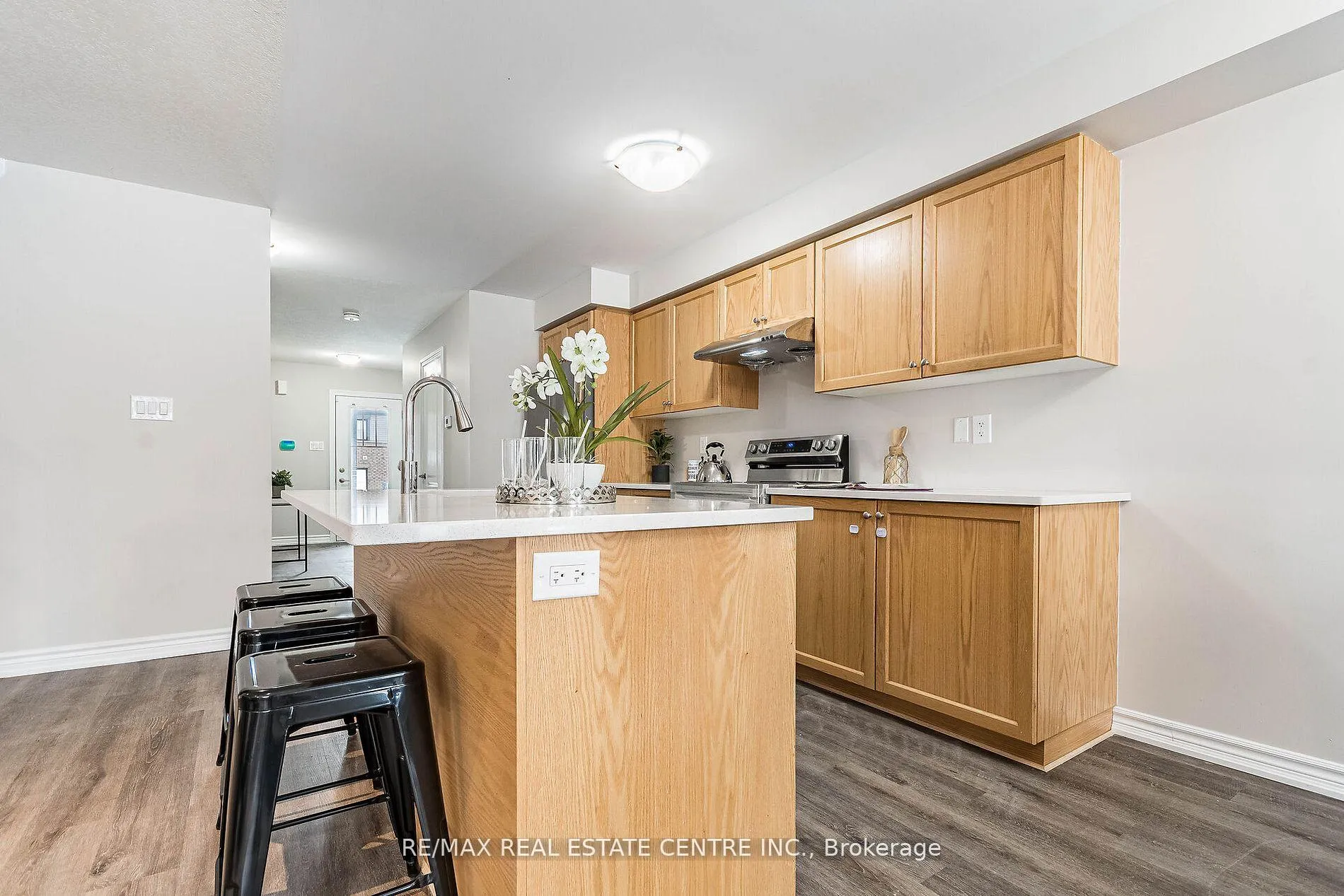Photo 15 of 10 Utter Place, Hamilton, Stoney Creek Mountain — HOMEH